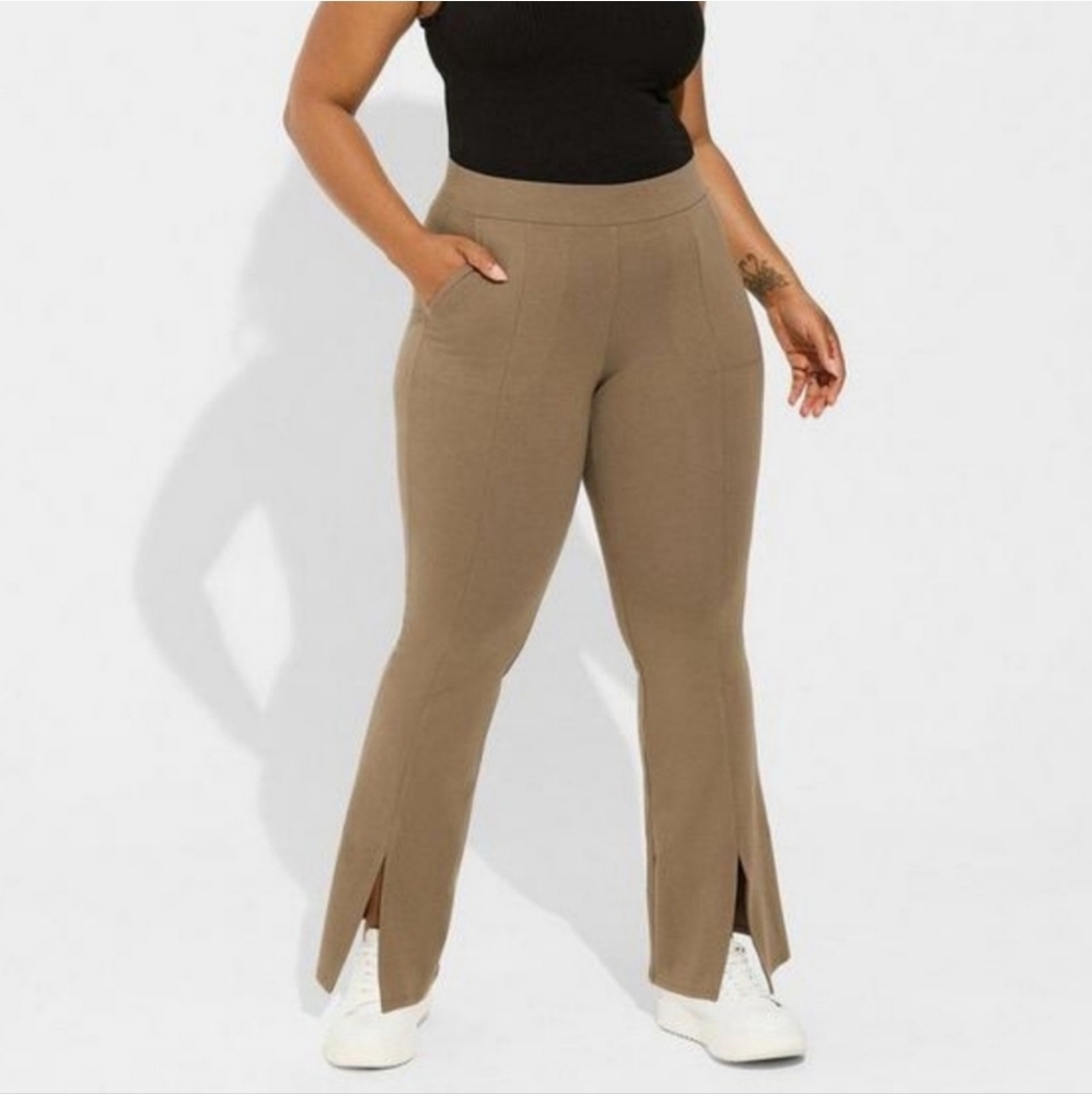 Torrid Morel Signature Waist Front Slit Slim Bootcut Pocket Legging size 1X NWT